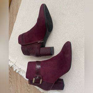 Karen Scott burgundy/wine booties